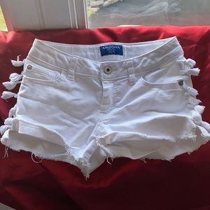 White Arizona Shorts